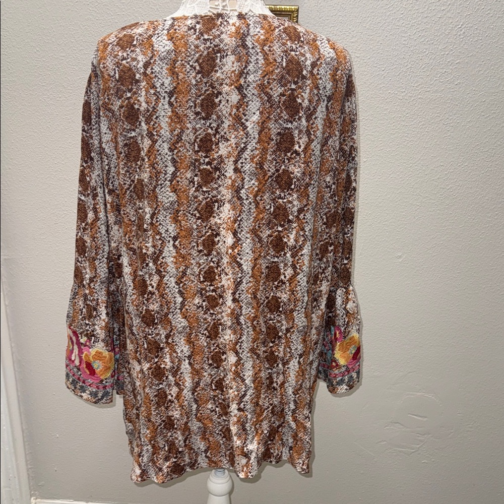 Savanna Jane Floral Embroidered Brown Blouse - Picture 6 of 6